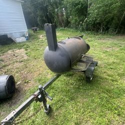 Towable Offset Smoker - Great for BBQ Enthusiasts! 🍖🔥