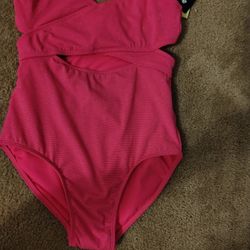 New 🩷 PINK New Beautiful Bathing Suit For Girls Size XL 14. SEE PHOTOS. CASH PICKUP ONLY 