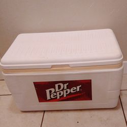 Igloo Dr Pepper Cooler 50qt Like New 