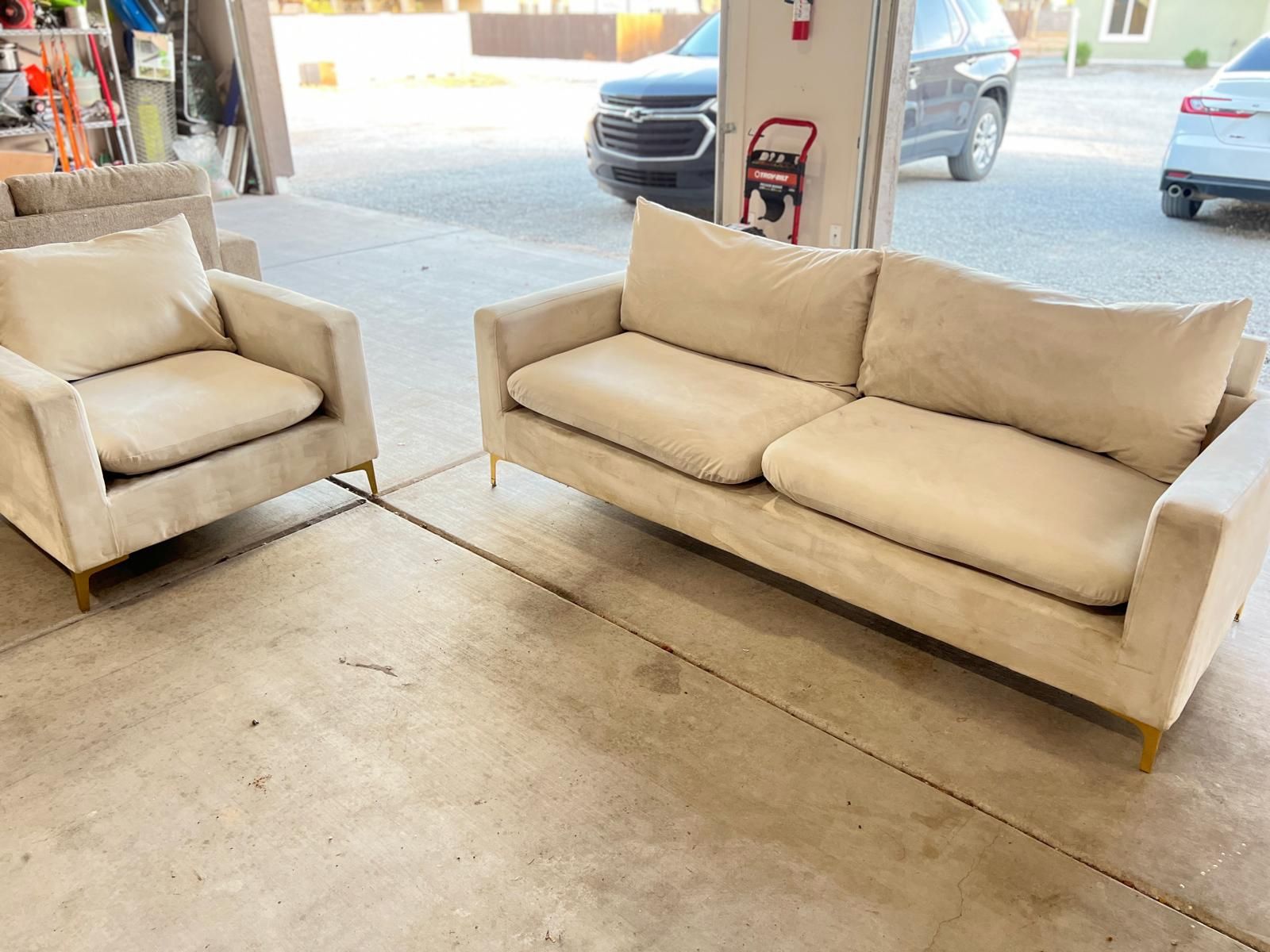 Cream white couch’s