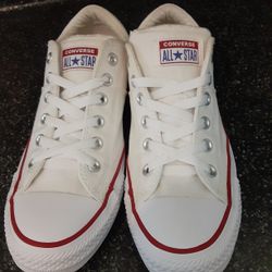 Converse Mens 7.5 Like new 