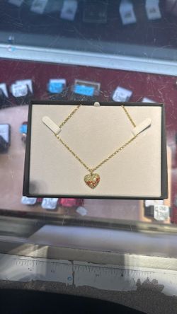 10k Diamond Heart Necklace 10 Grams 