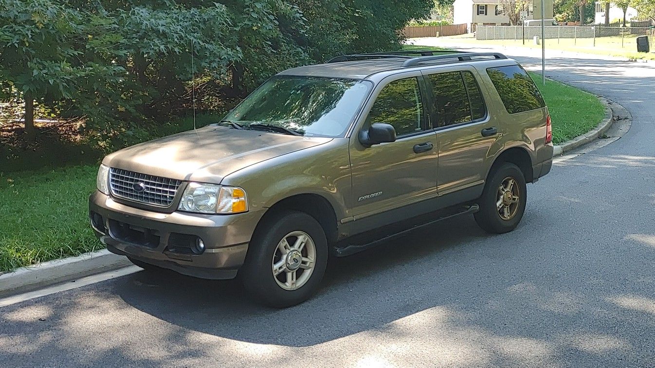 2004 Ford Explorer XLT