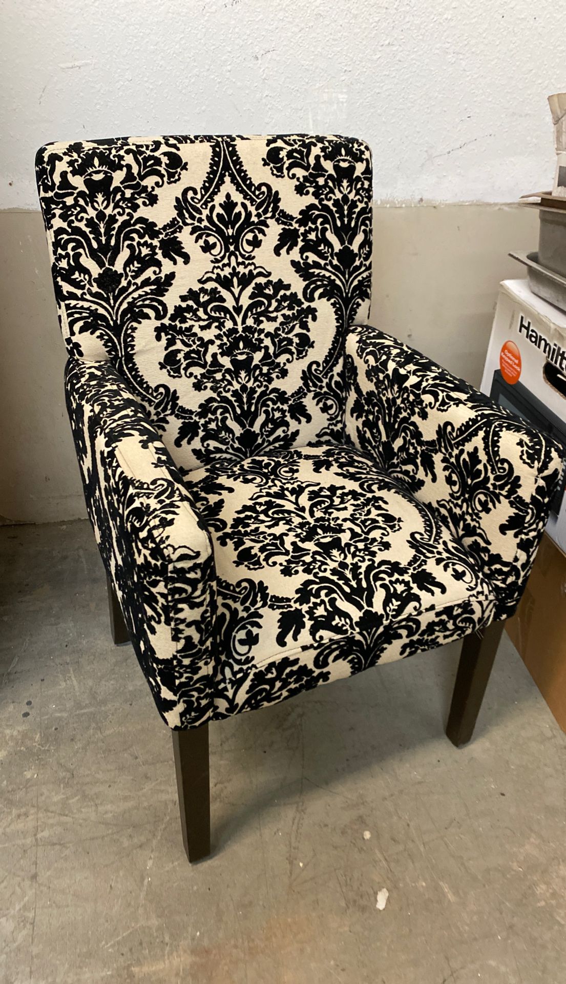 Accent chair