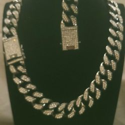 Necklace and bracelet