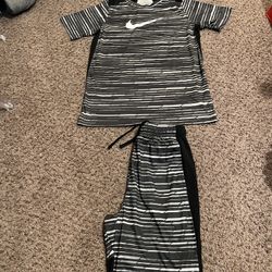Youth Large Nike Outfit 