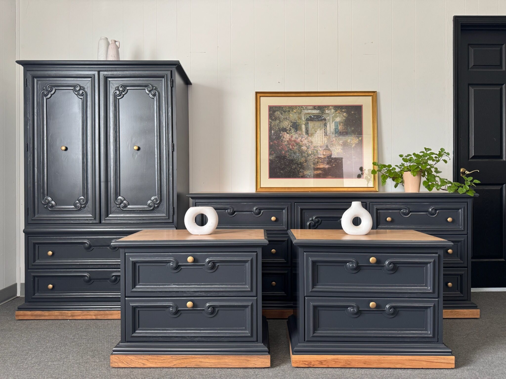 Black and Wood 4-Piece Dresser Set (Delivery Available)