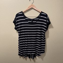 Women’s Medium Cable & Gauge Black White Striped Hi-Low Cap Sleeve Top