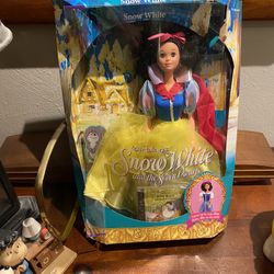 Classic Walt Disney Snow White Doll