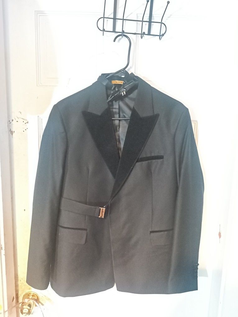 Suitmen Suit With Calvin Klein Dress Shoes