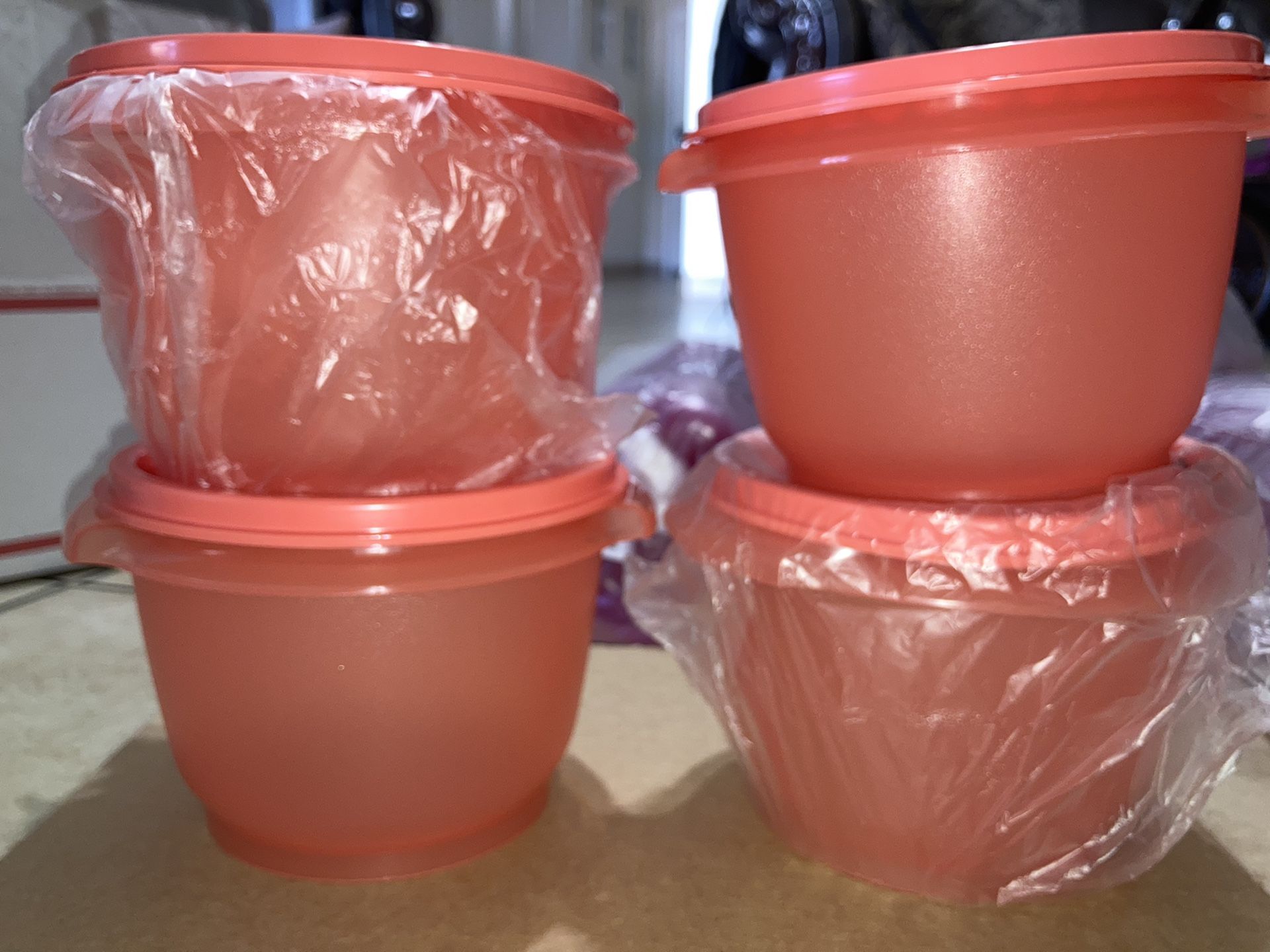 Set 4- tupperware servalier bowls orange