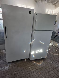 😍MOVING MUST SELL!😘 excellent running stand up freezer $449🤑 and 18 cu ft.refrigerator $275.😛 We'll deliver for fee.😜 Both run excellent🎉.BOTH H