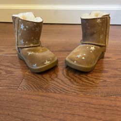Brown toddler kid UGG boots with stars size 4/5