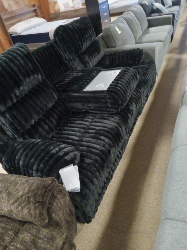 Stunning Cozy Reclining Couch