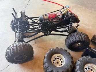 RC Rock Crawler Chassis with Extra Wheels Axial
