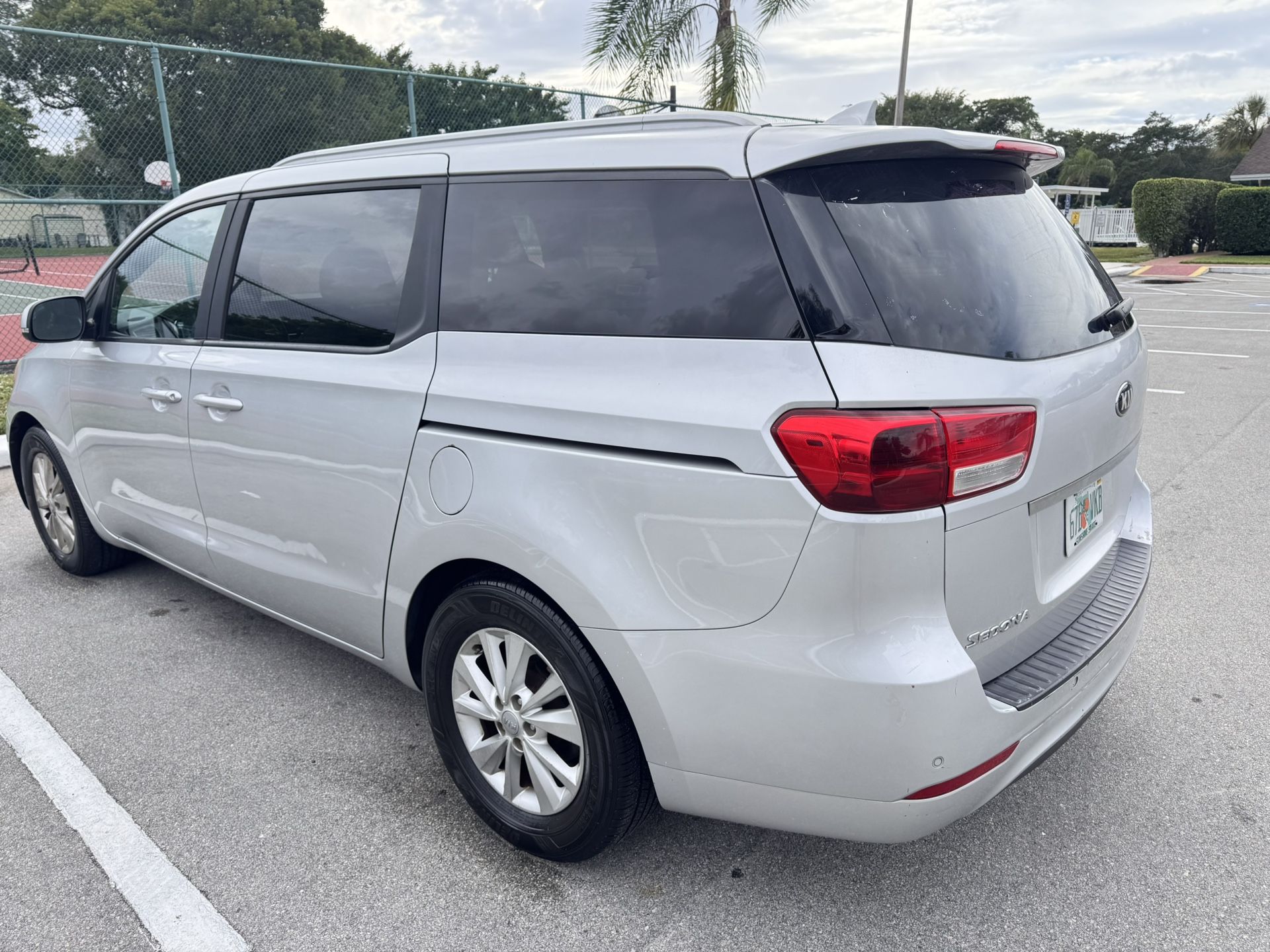 2016 KIA Sedona LX