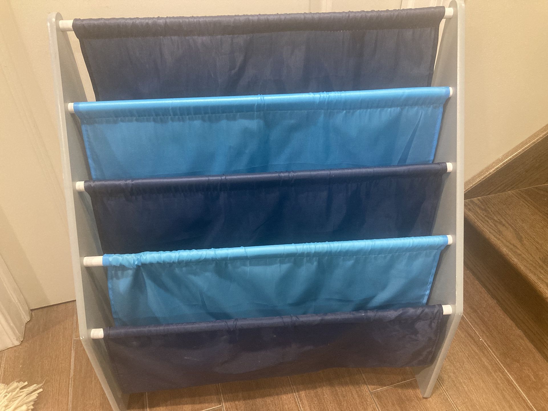 Children’s Book Case Perfect For Books, Magazines, Collectibles, Art Projects