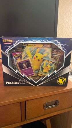 Pikachu V Box sealed / two evolving skies packs, fusion strike, and brilliant stars