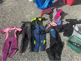 Wet suits, gloves and boots