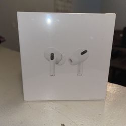 APPLE AIRPODS PRO ( 2ND GENERATION ) WITH MAGSAFE WIRELESS CHARGING CASE & WHITE