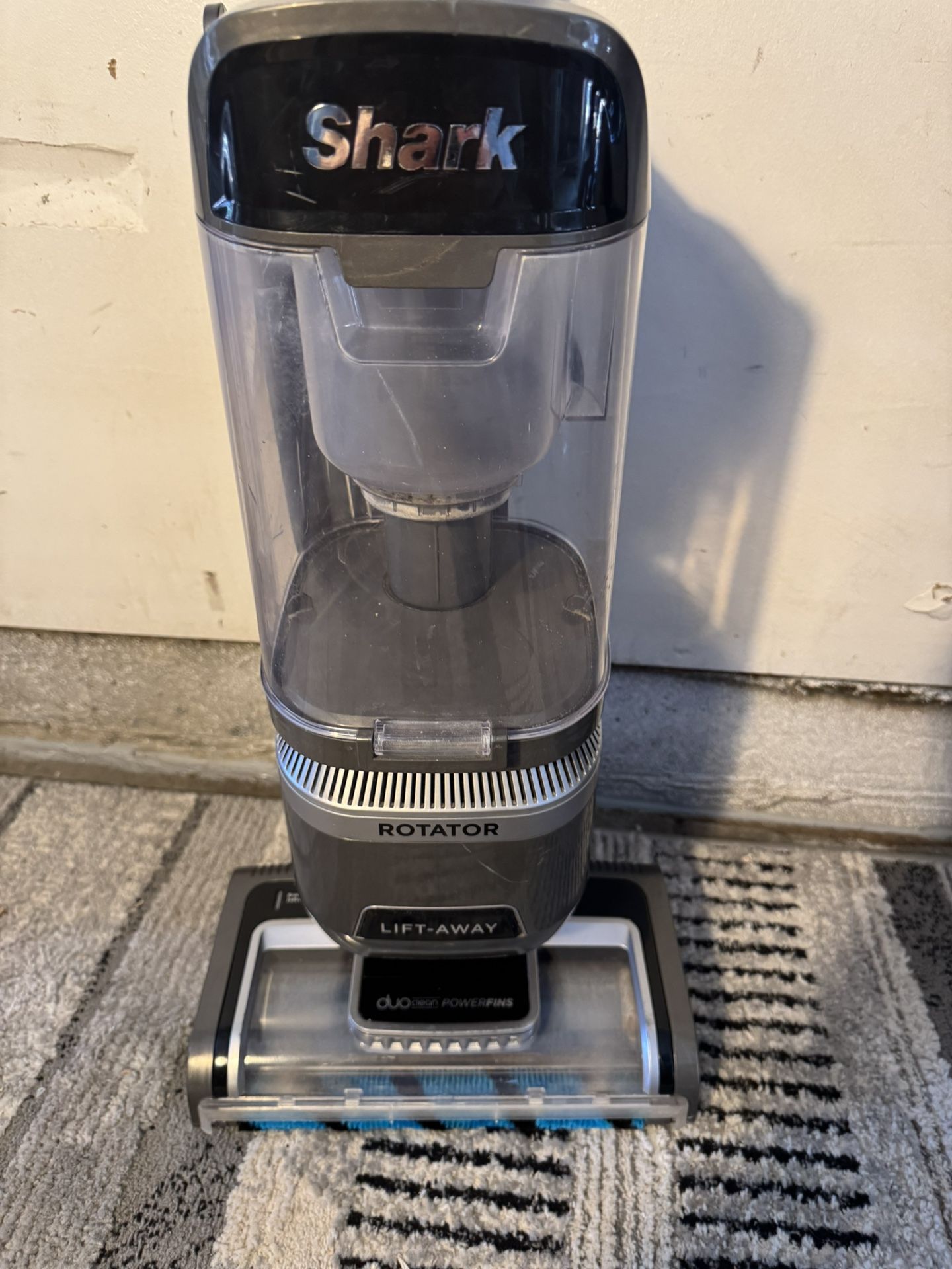 SHARK RATATOR VACUUM