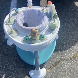 Baby jumper price 30$. Pick up in. E.  Tacoma