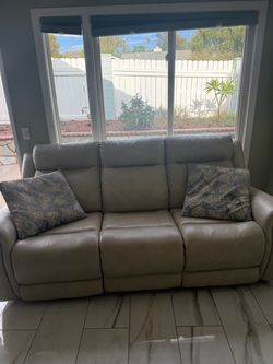 Reclining couch