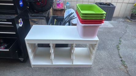 Toy organizer with complete bins