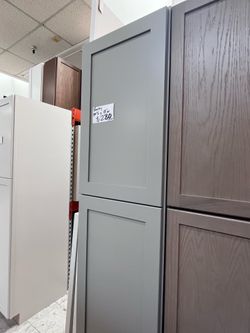 Pantry light gray 84”