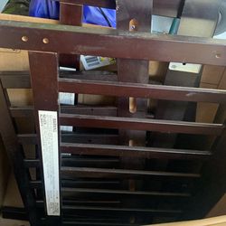 Toddler bed frame