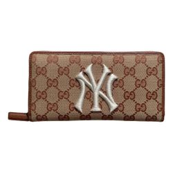 GUCCI GG Supreme NY Yankees Wallet