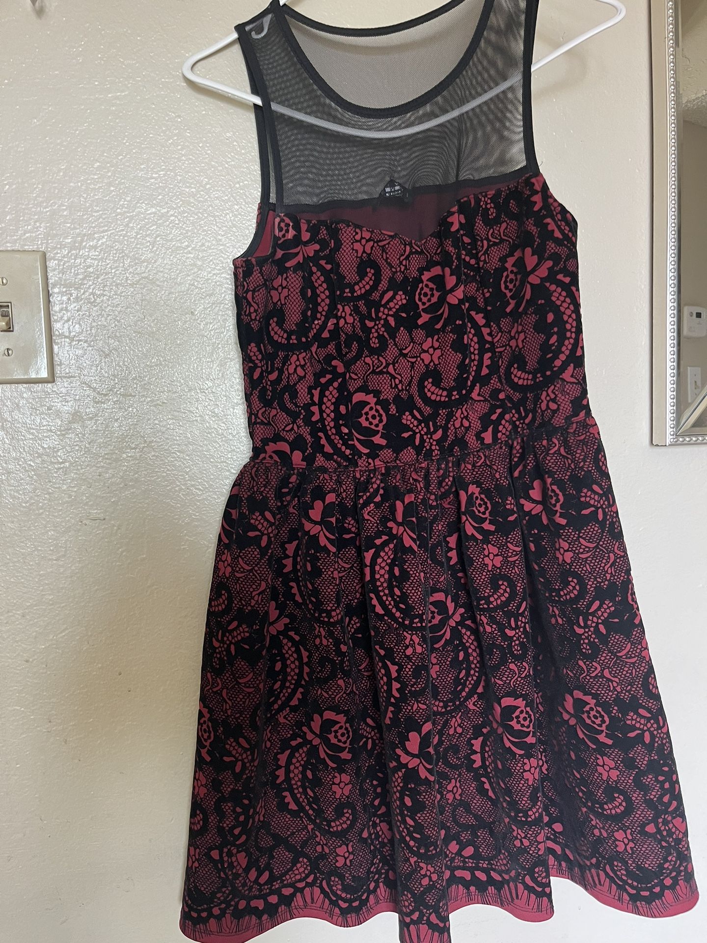 Red/black Dress M