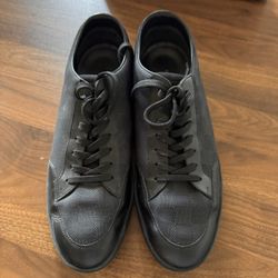 LOUIS VUITTON MEN SNEAKERS