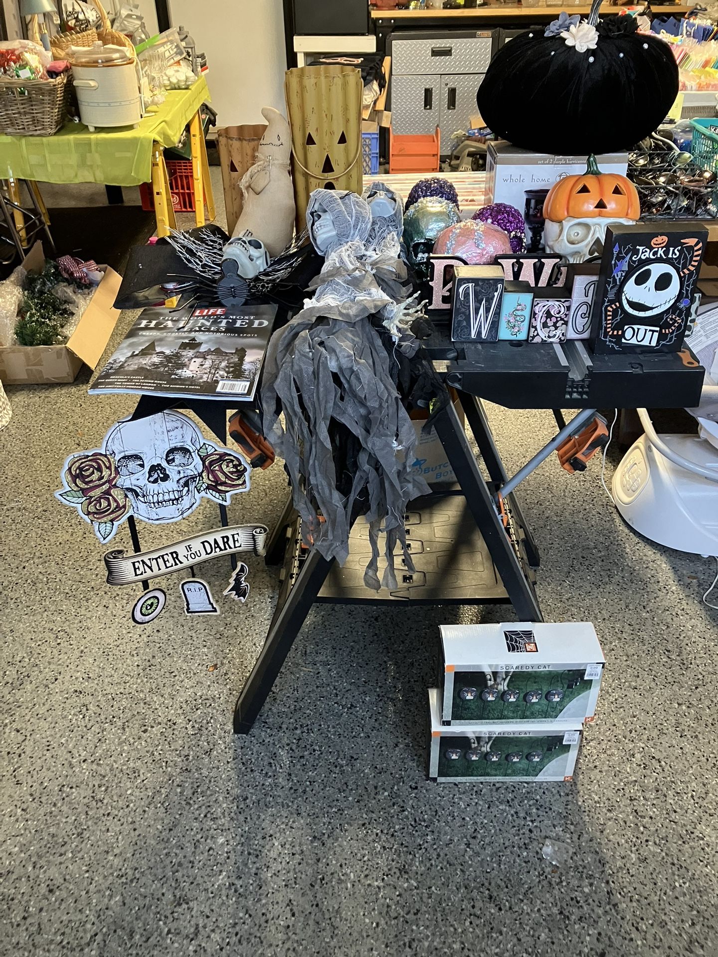 Miscellaneous Halloween Decorations Including Lighted Bow