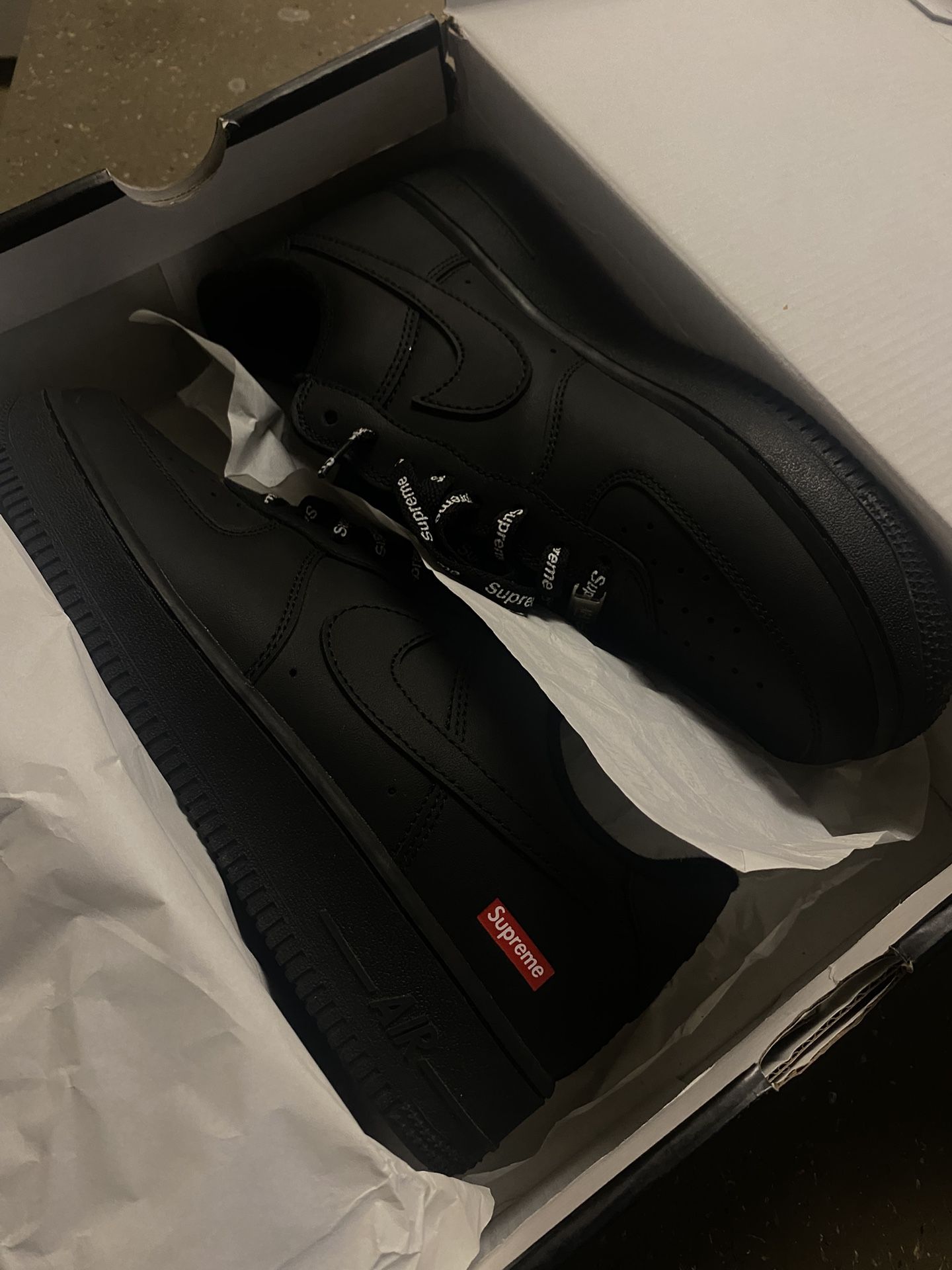 air force 1 low / supreme size 8.5