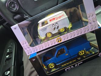 M2 MACHINES CHASE 1988 GMC SIERRA 1500 OBS CUSTOM 1:24 SCALE 1/750