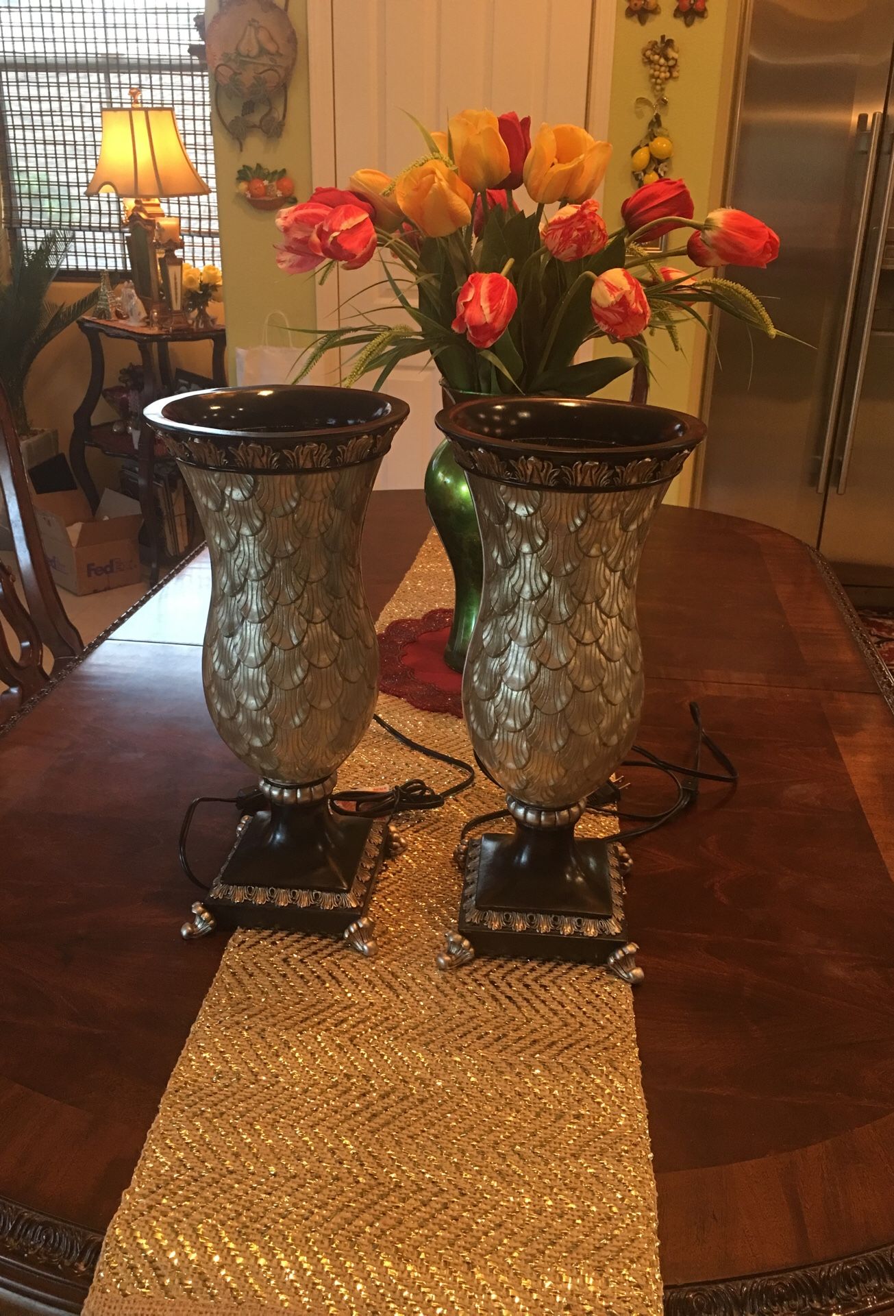 TWO BEAUTIFUL VINTAGE TABLE LAMPS,