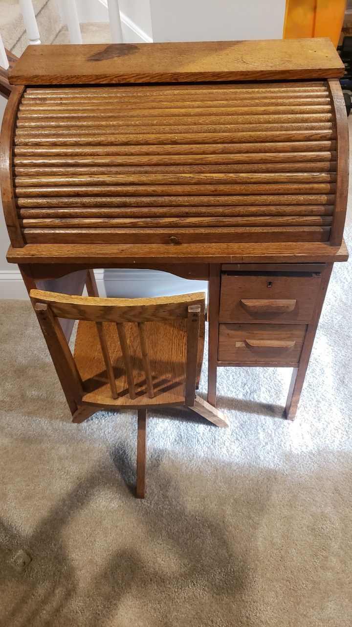 Antique Rolltop Desk With Chair