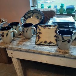 Gourmet Basics By Mikasa Desert Bloom Design Service For 4 Minus One Small Saucer