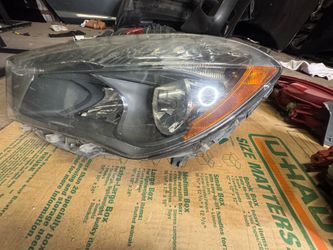 2014-2019 Mercedes CLa driver headlight