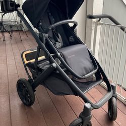 UPPAbaby Vista V2 Stroller & Bassinet Bundle w/ accessories (Jake Black-on-Black) - PICKUP ONLY