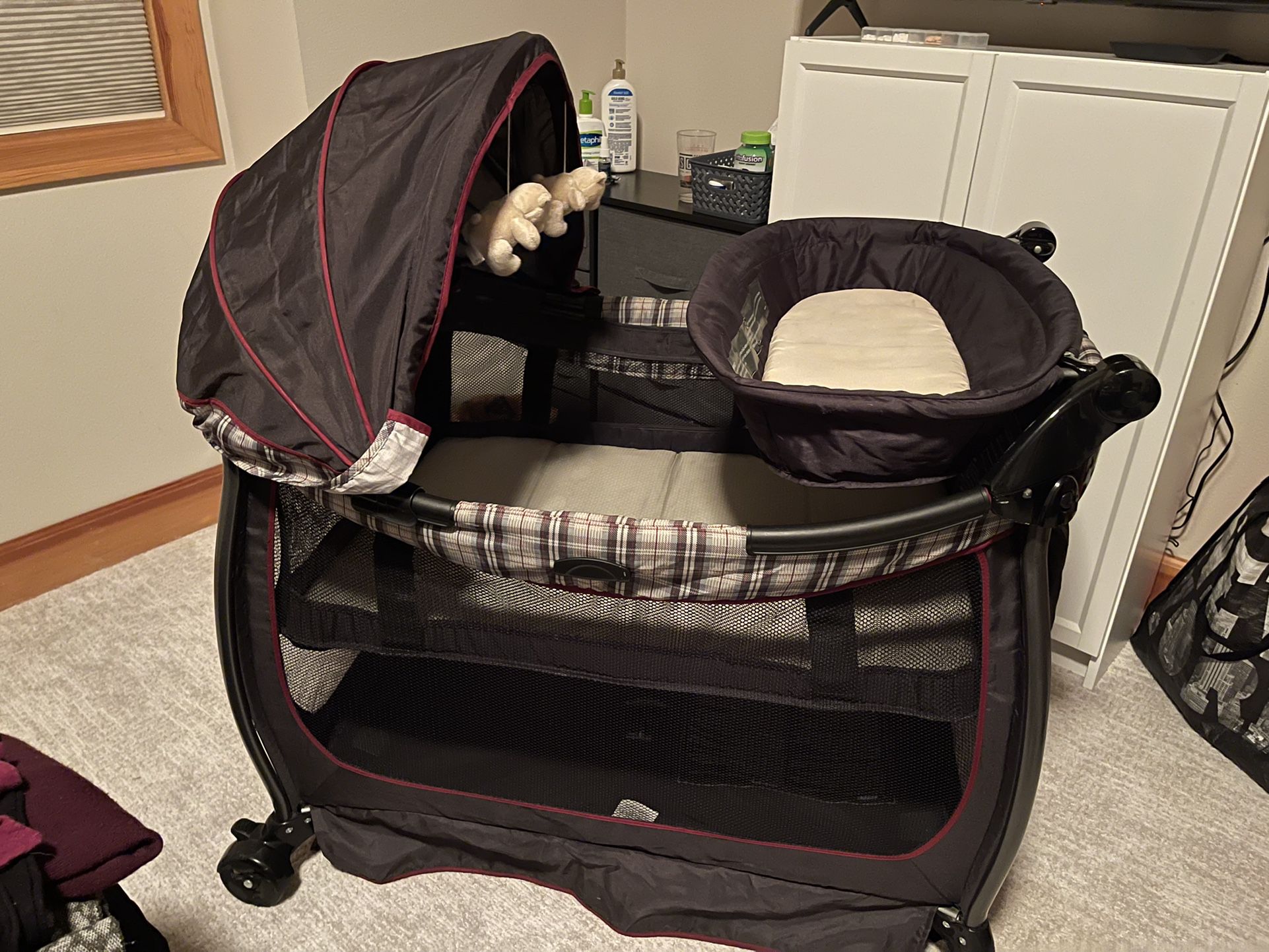 Playpen Bassinet Play Yard Pack And Play