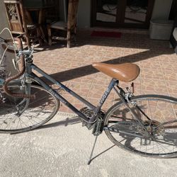 SPRING BREAK VINTAGE 10 SPEED BIKE! 