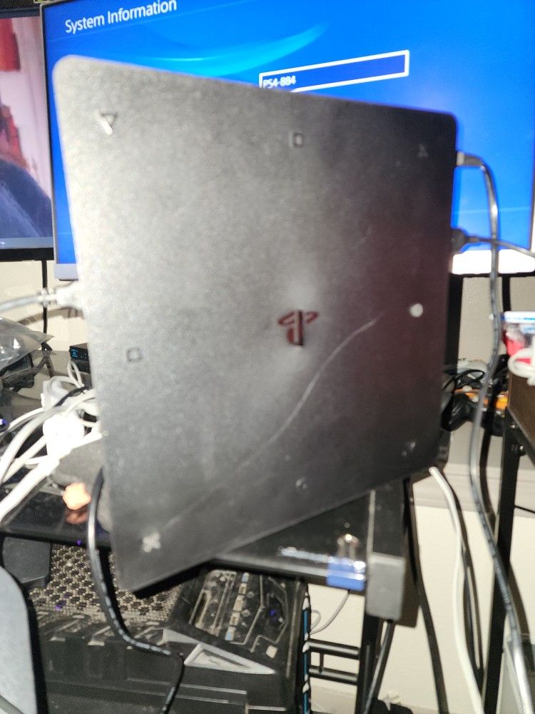 Playstation 4 Slim 1TB - LOW FIRMWARE 5.55 + Cables + Controller