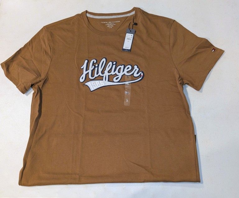 *New* Men's Large Tommy Hilfiger Short Sleeve Shirt