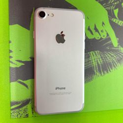 Apple iPhone 7 32gb unlocked , sold with store warranty and receipt | Each