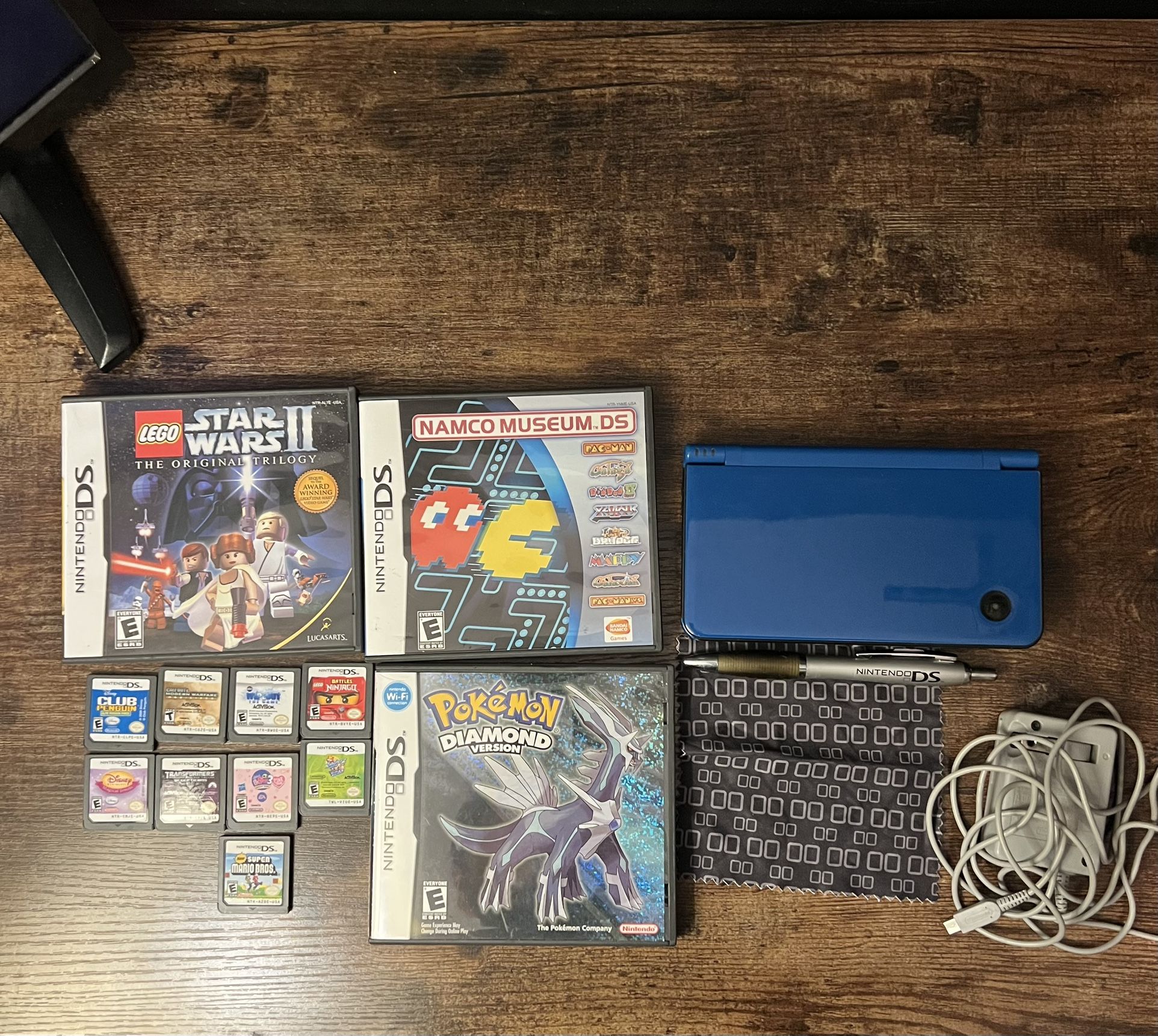 Nintendo DSi XL w/ Games