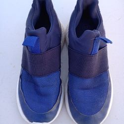 Boy's Shoes Size 12