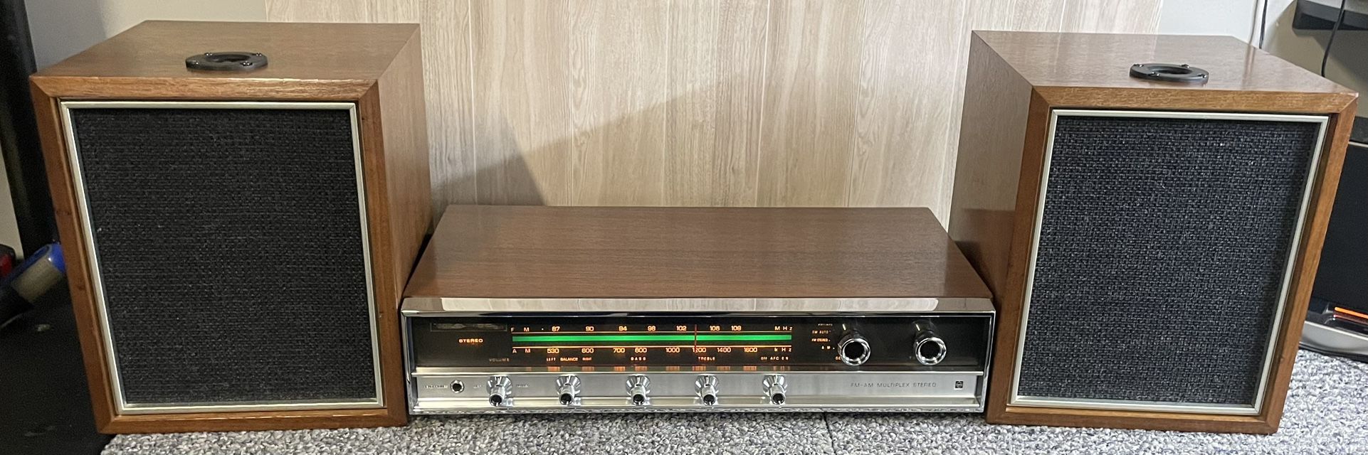 Vintage Panasonic RE-7670 Stereo System With Matching Speakers