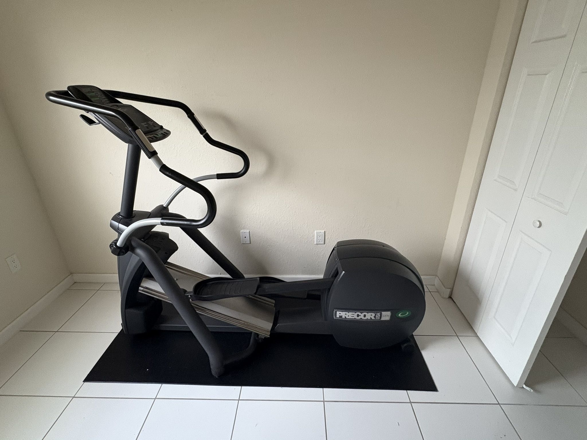 Precor EFX 546 elliptical